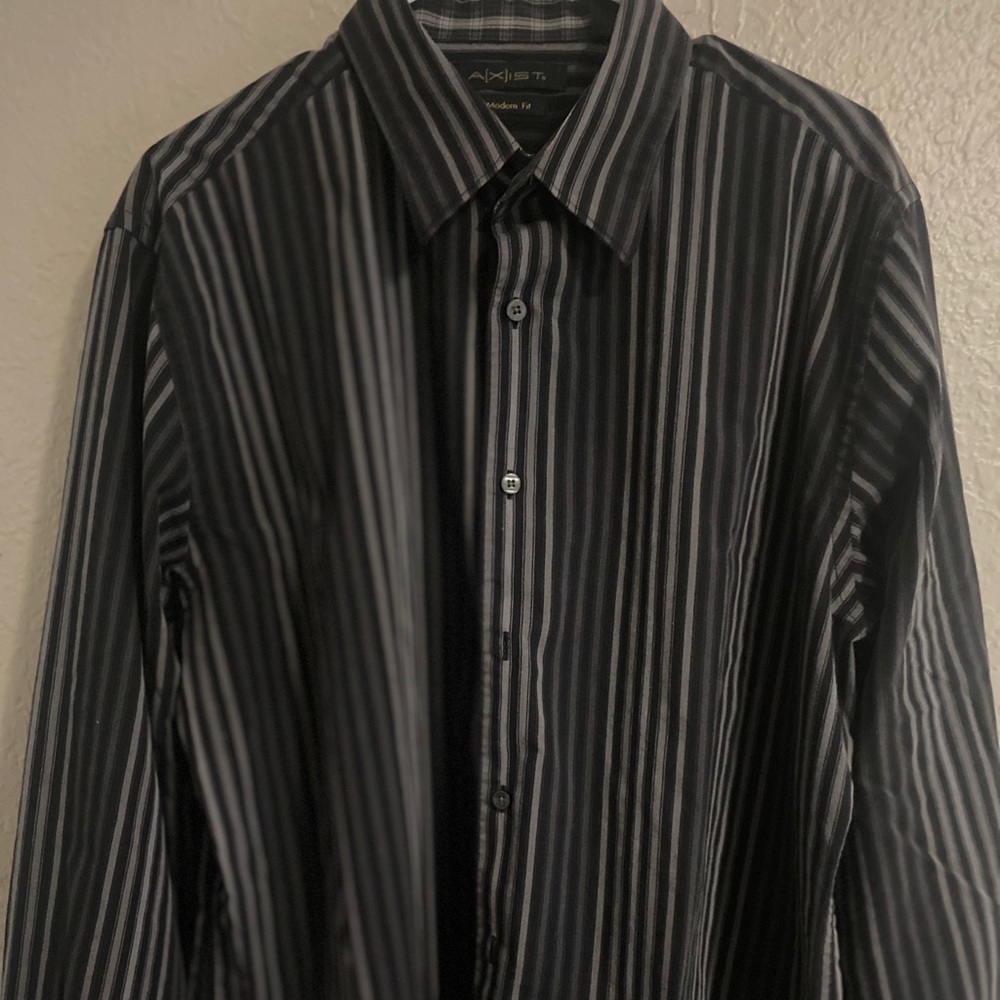EUC Men’s Long-sleeve Button-down Shirt